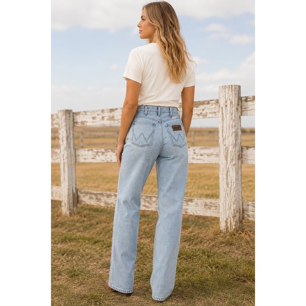 Wrangler Womens High Rise Straight Leg Light Wash Denim Jeans 32 Western Cowgirl
